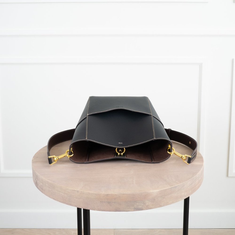 😍 The Jordan Leather Bucket Bag - Black - Picture 15 of 17